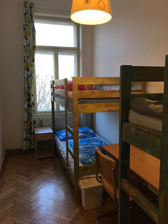 Chichilli Hostel Vienna Exterior photo