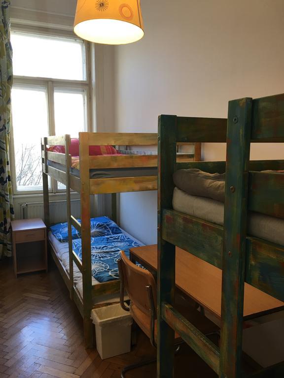 Chichilli Hostel Vienna Exterior photo