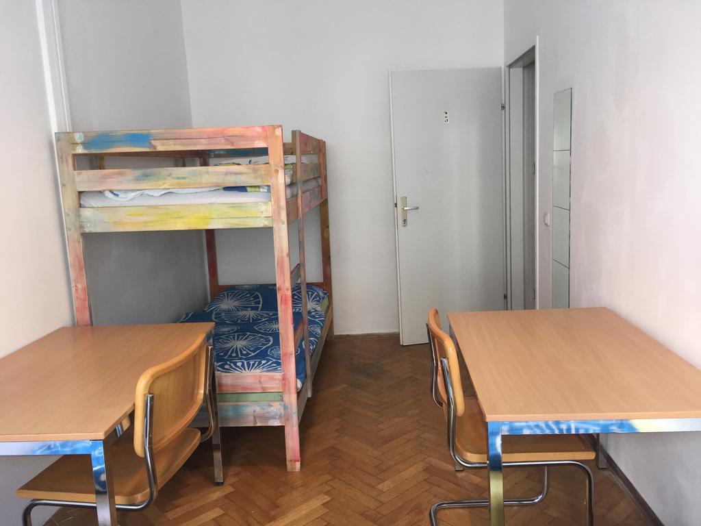 Chichilli Hostel Vienna Exterior photo