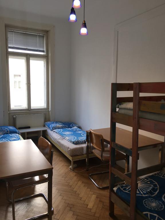 Chichilli Hostel Vienna Exterior photo