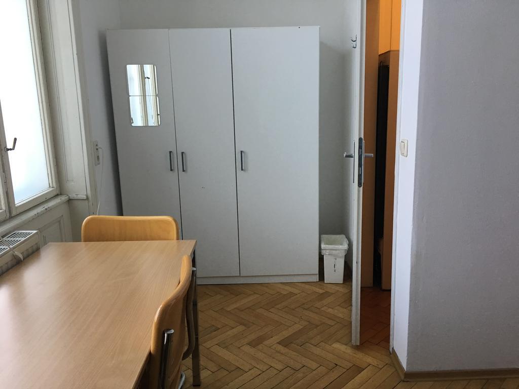 Chichilli Hostel Vienna Exterior photo