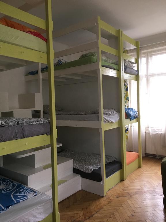 Chichilli Hostel Vienna Exterior photo