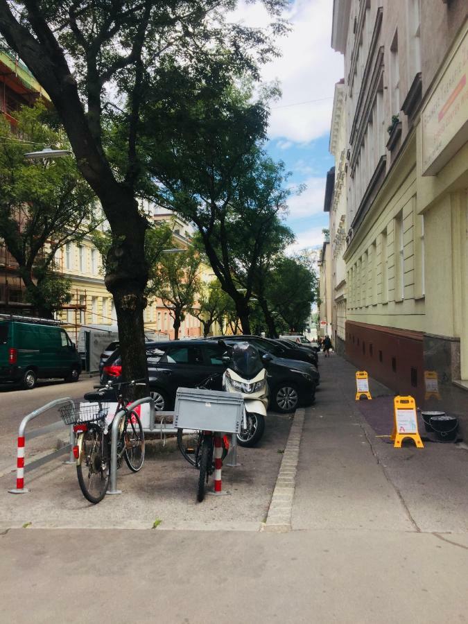 Chichilli Hostel Vienna Exterior photo